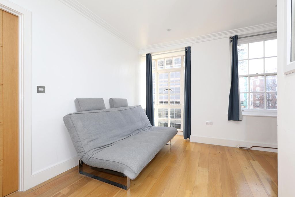Property photo 1 of 7 Living Room