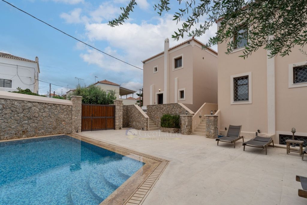 Property photo 2 of 47