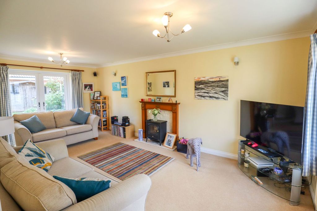 Property photo 2 of 15