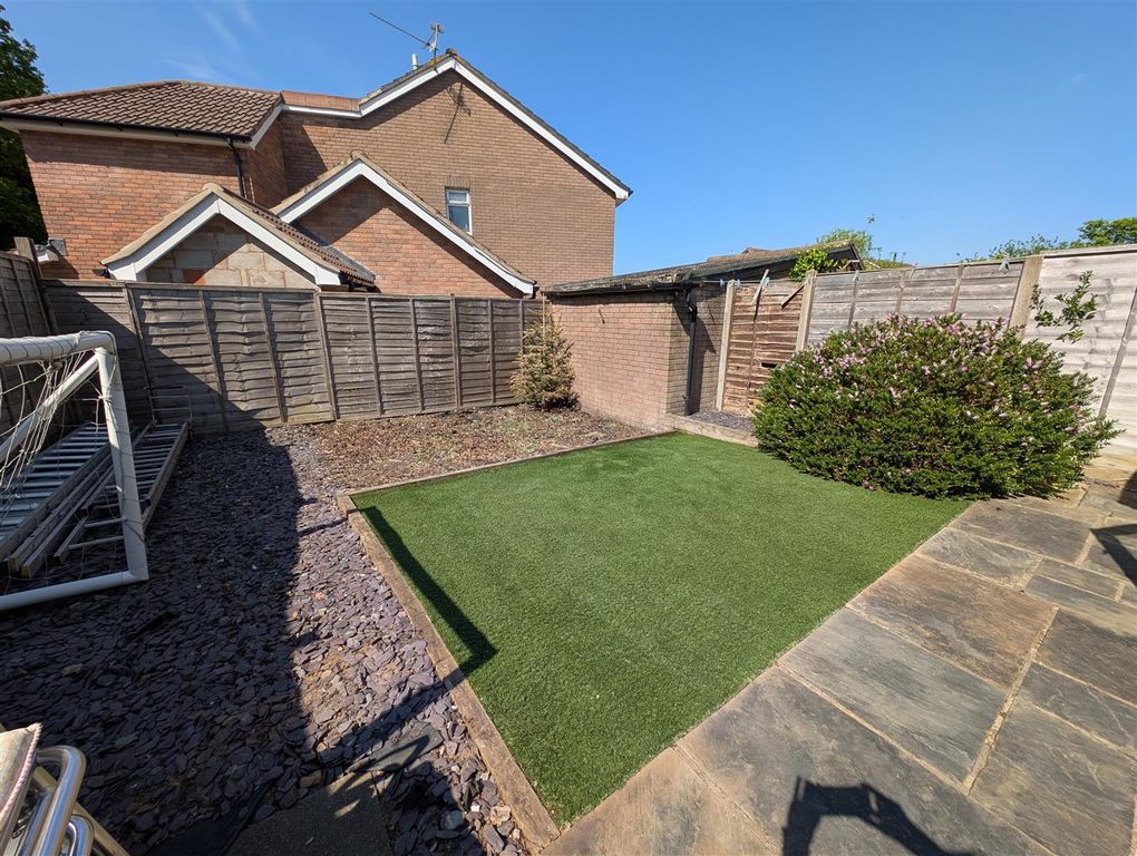 Property photo 3 of 13 Garden.Jpg