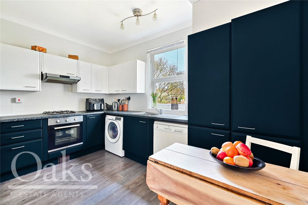 Property photo 3 of 8 Picture No. 10