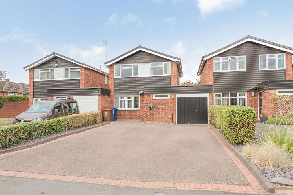 Property photo 1 of 28