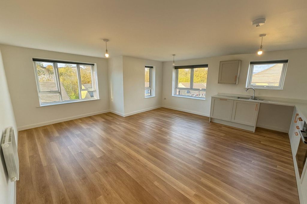 Property photo 3 of 10 Lounge 1.Jpeg