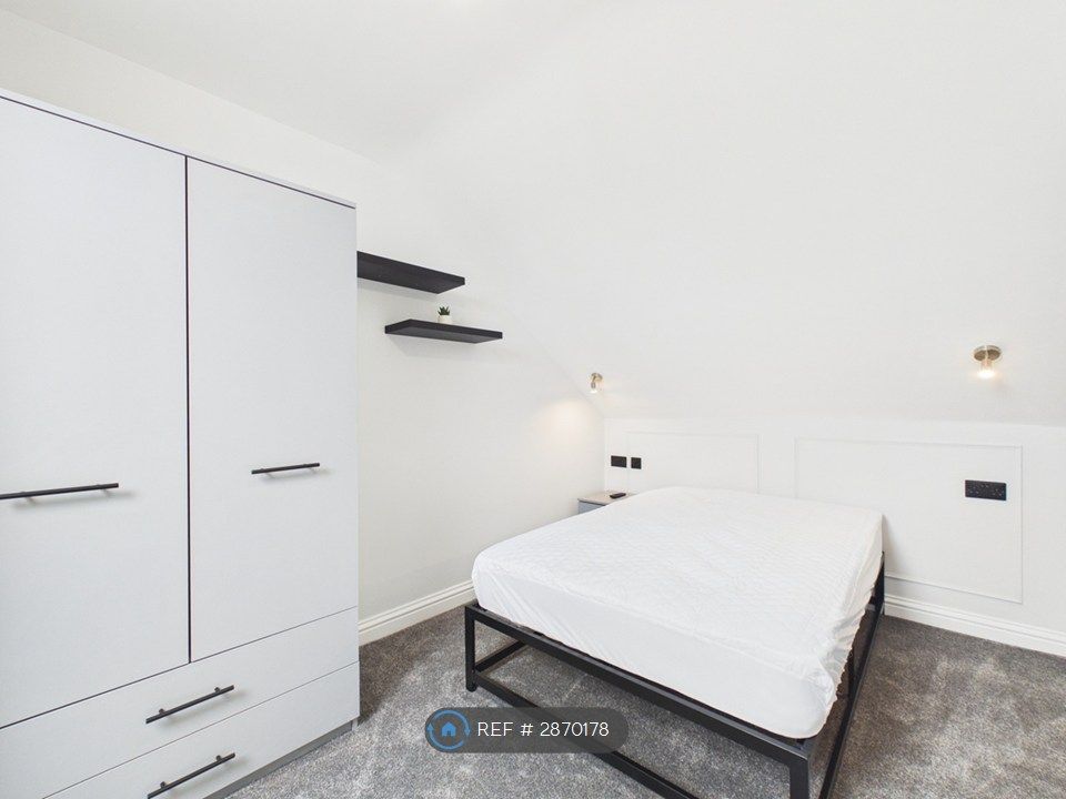 Property photo 2 of 27