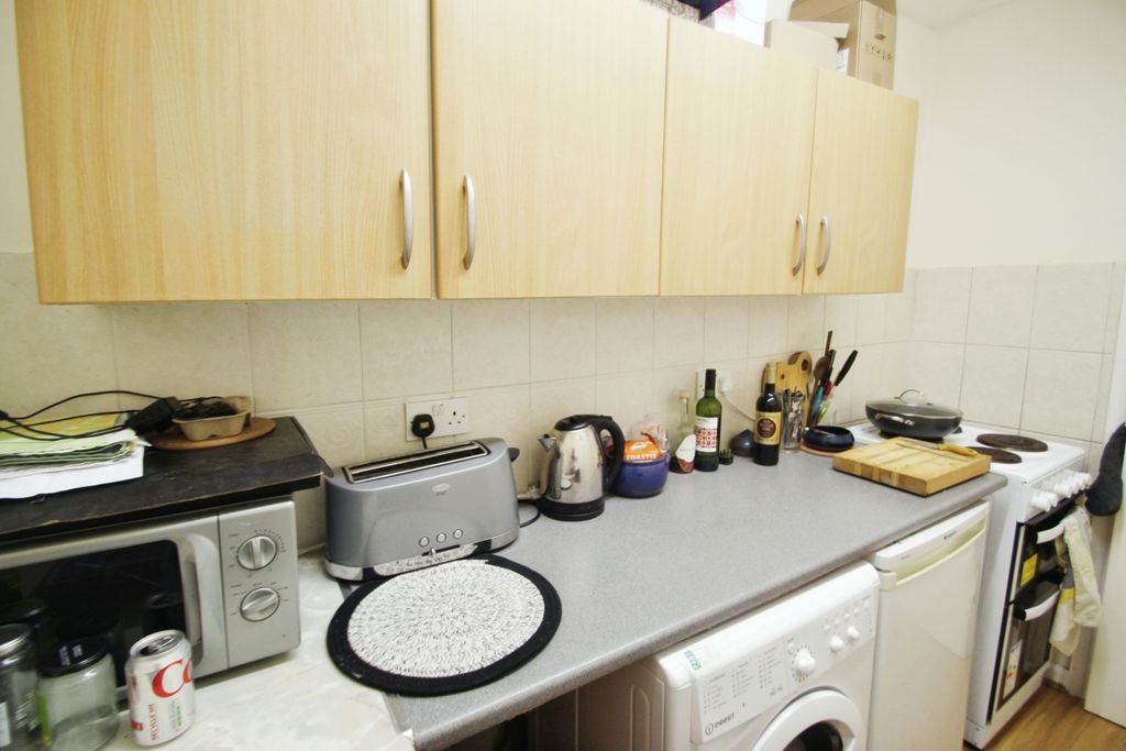 Property photo 3 of 8 94385065-Img_2568