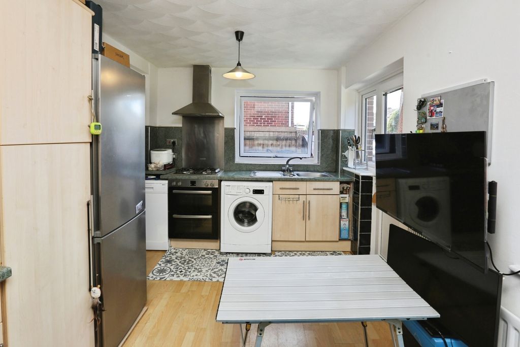 Property photo 3 of 14 Photo