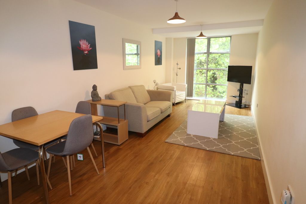 Property photo 1 of 7 Photo 01