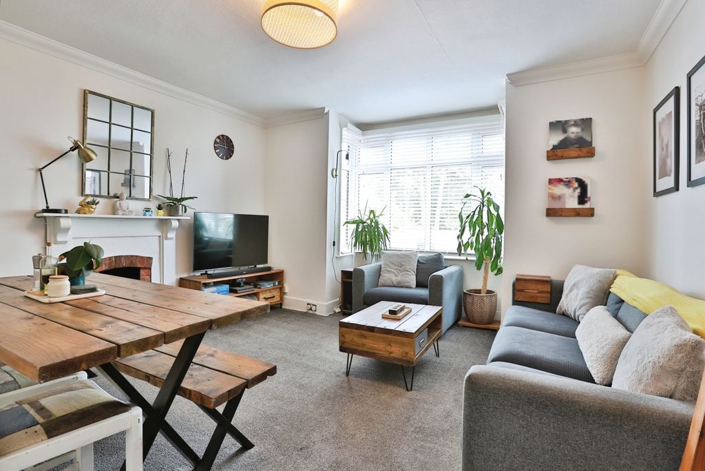 Property photo 3 of 17 Pbox-Img.Jpg