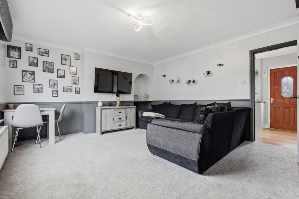 Property photo 2 of 24