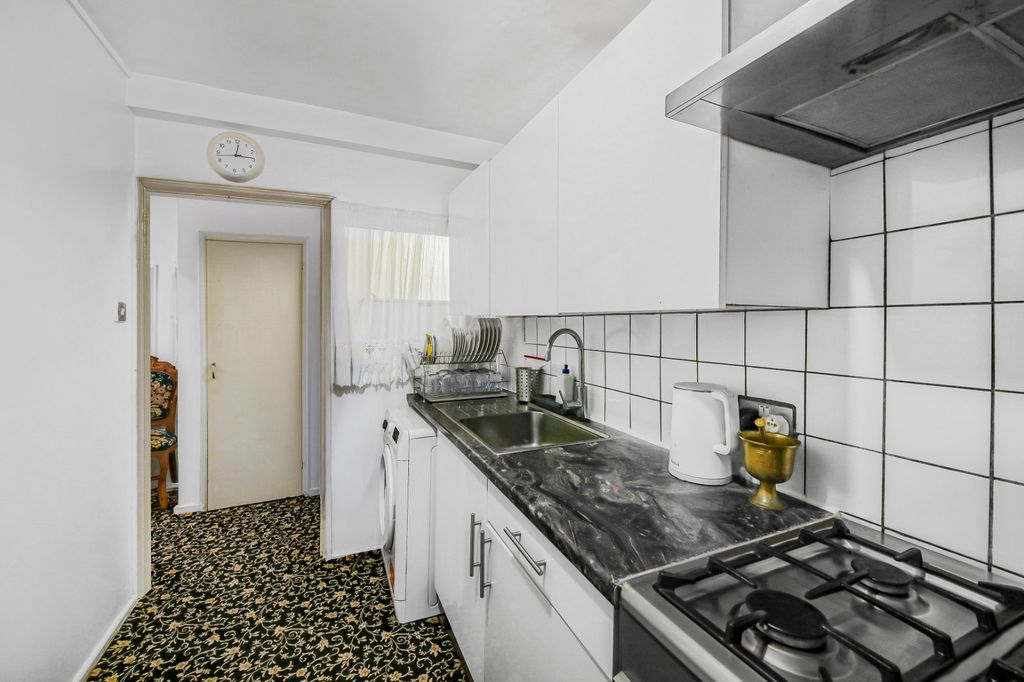 Property photo 3 of 20