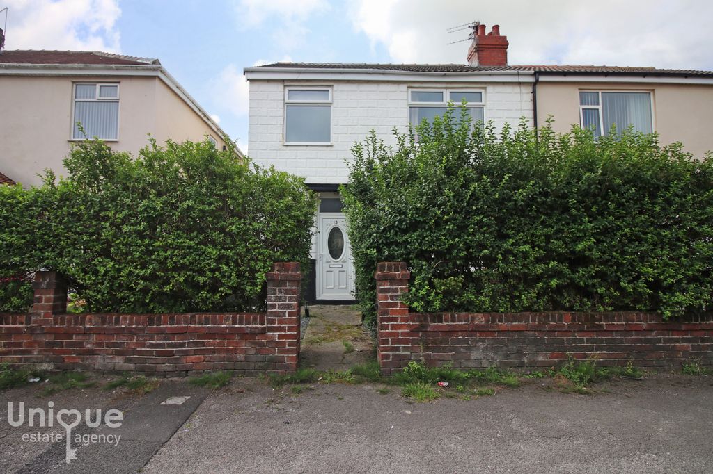 Property photo 3 of 27