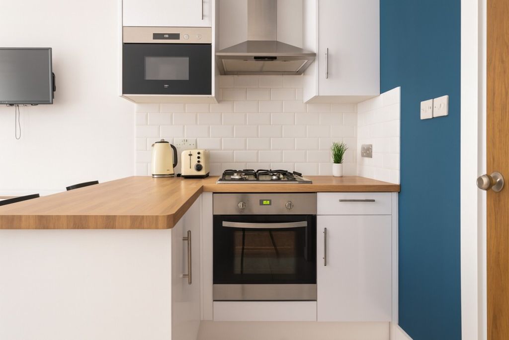 Property photo 2 of 20 Kitchen