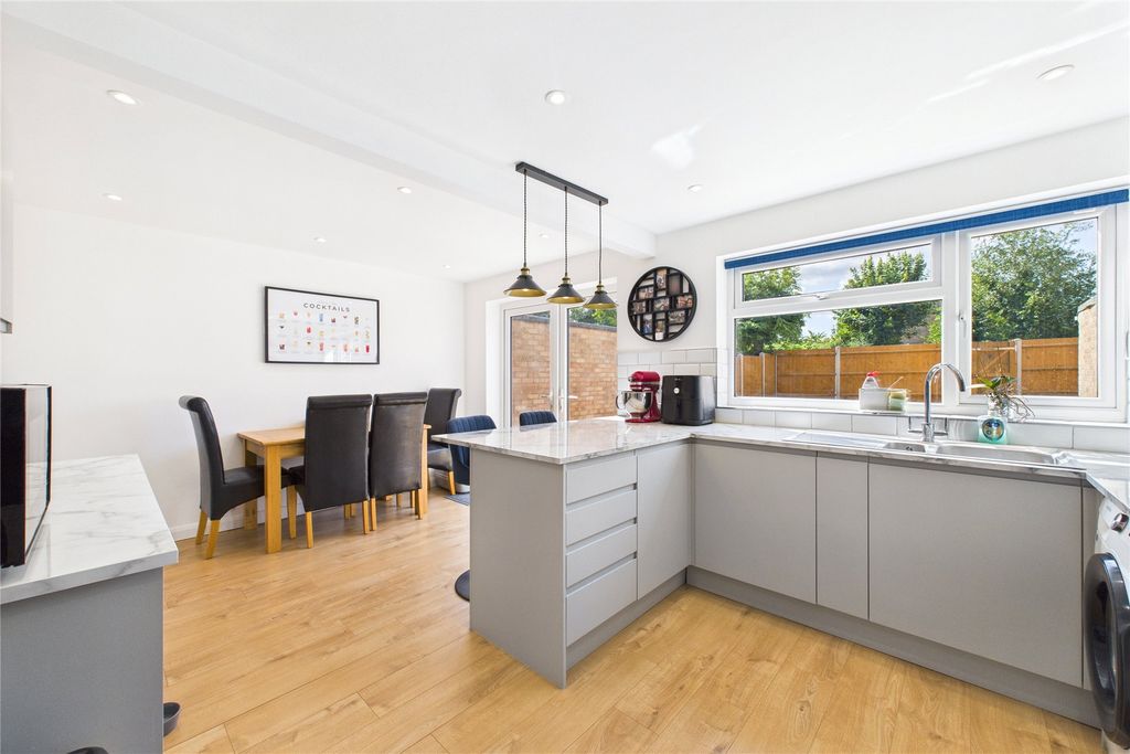 Property photo 3 of 11 Picture No. 06