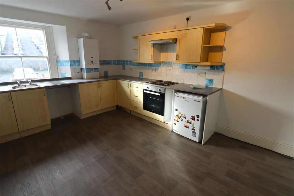 Property photo 2 of 6 Kitchen.Jpg