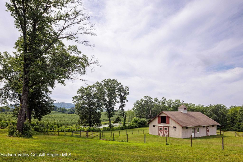 Property photo 1 of 31