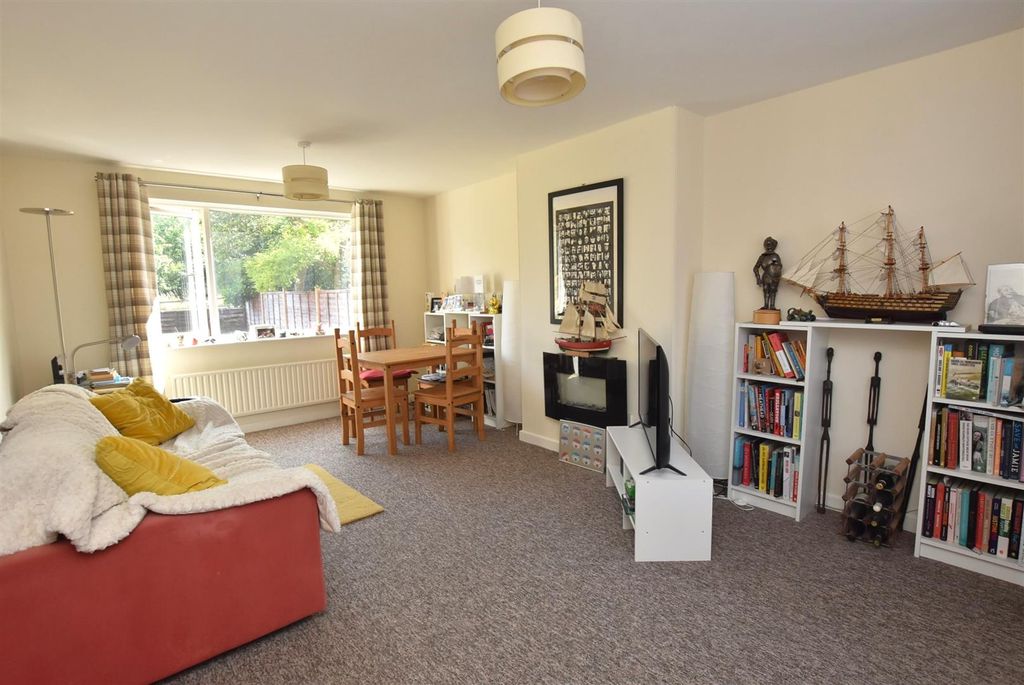 Property photo 3 of 16 Lounge/Dining Room