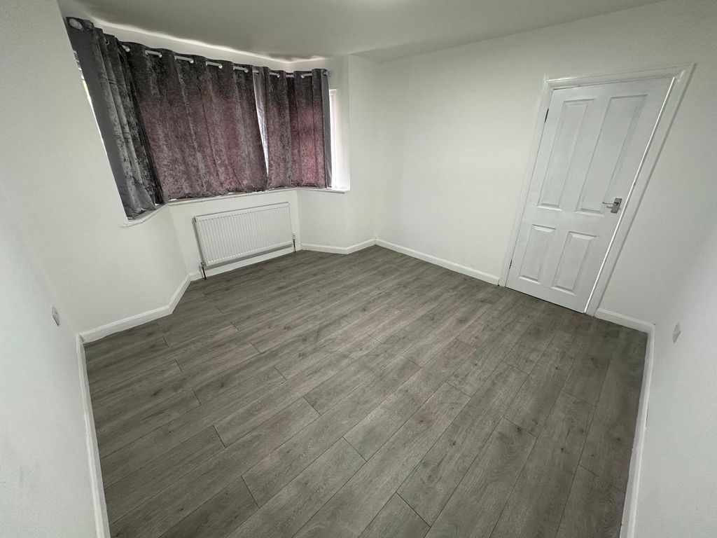 Property photo 2 of 10 Lounge
