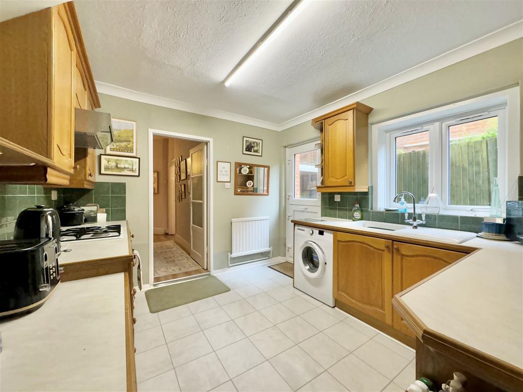 Property photo 3 of 28