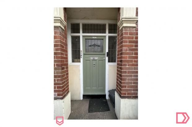 Property photo 1 of 10 898.Png