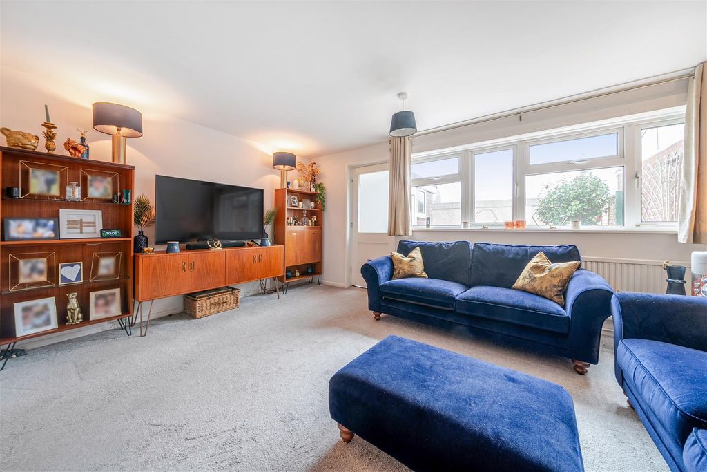 Property photo 3 of 12 Living/Dining Room