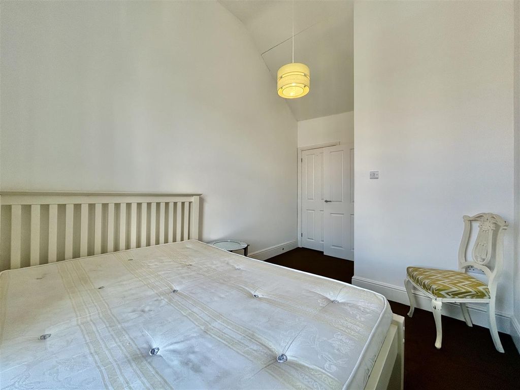 Property photo 2 of 8 Bedroom 1