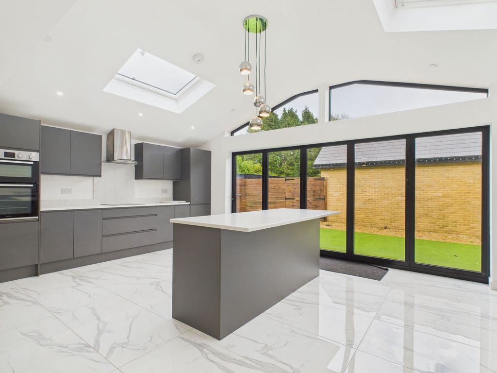 Property photo 2 of 37