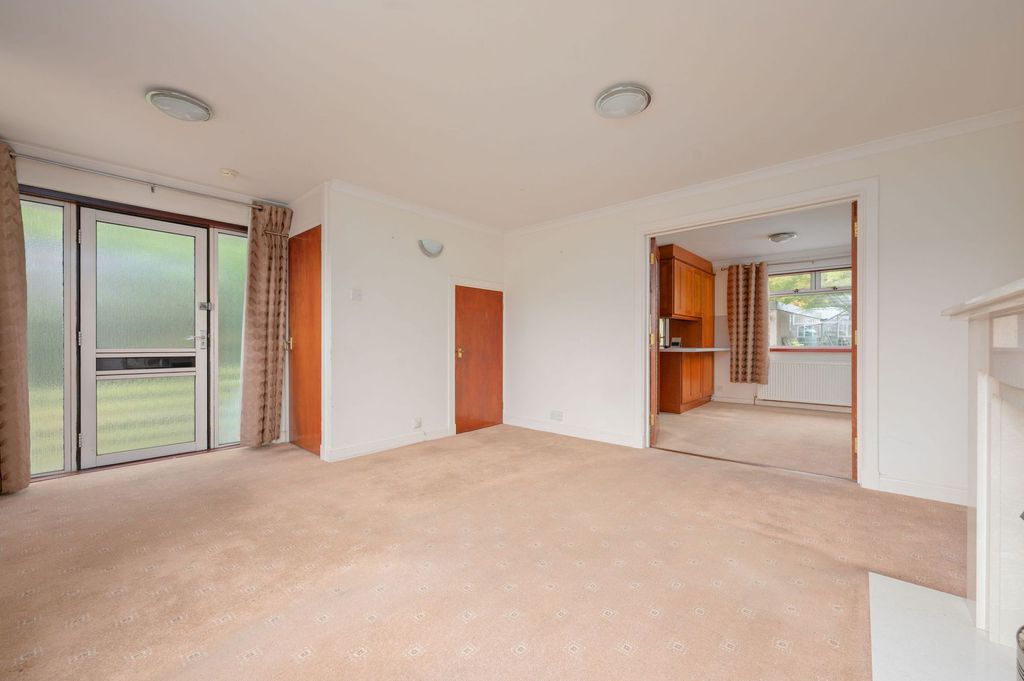 Property photo 2 of 28