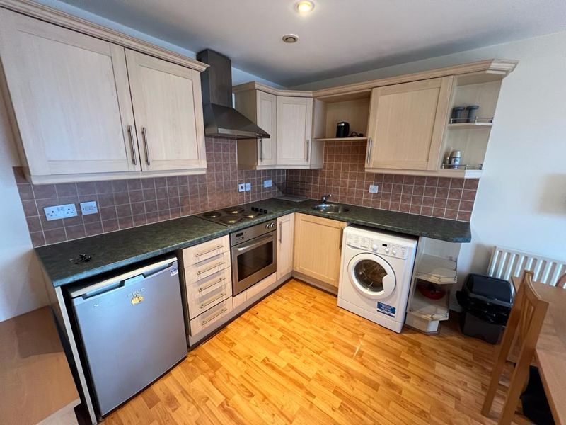 Property photo 2 of 7 Kitchen
