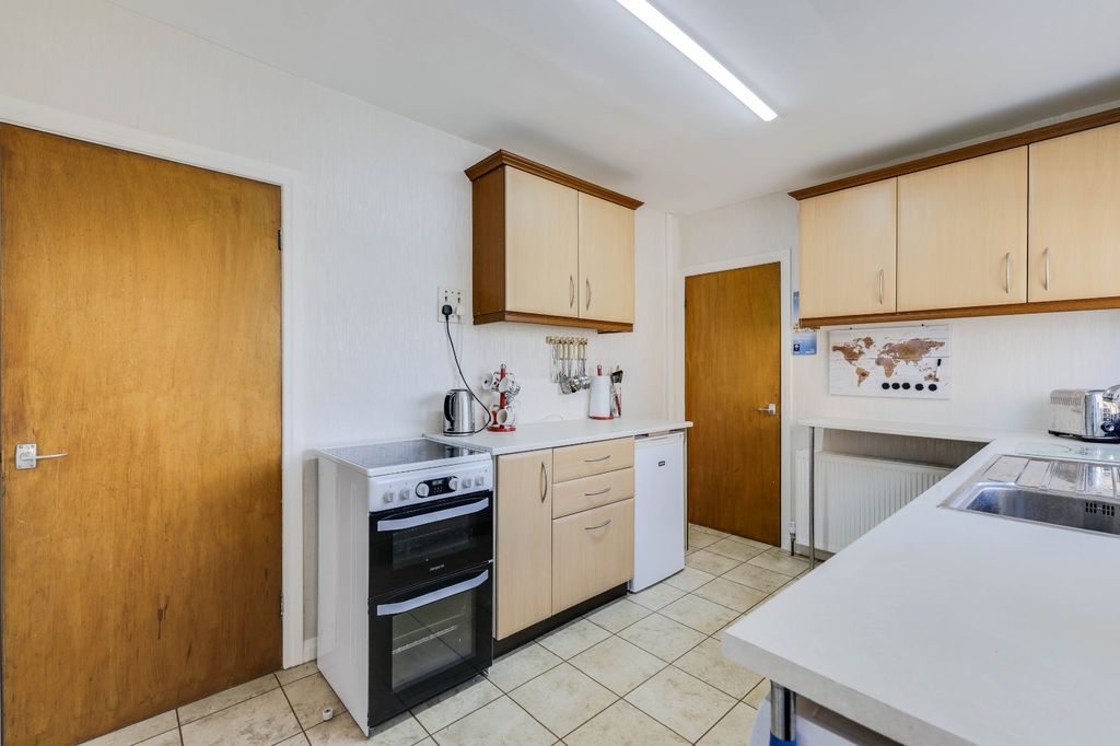 Property photo 3 of 16 Picture No. 06