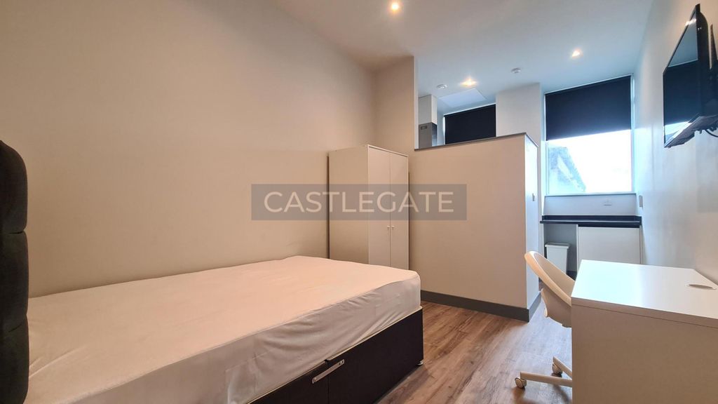 Property photo 2 of 9 Room 27, Renaissance Works, 105 New Street, Huddersfield, HD1 2As (1)