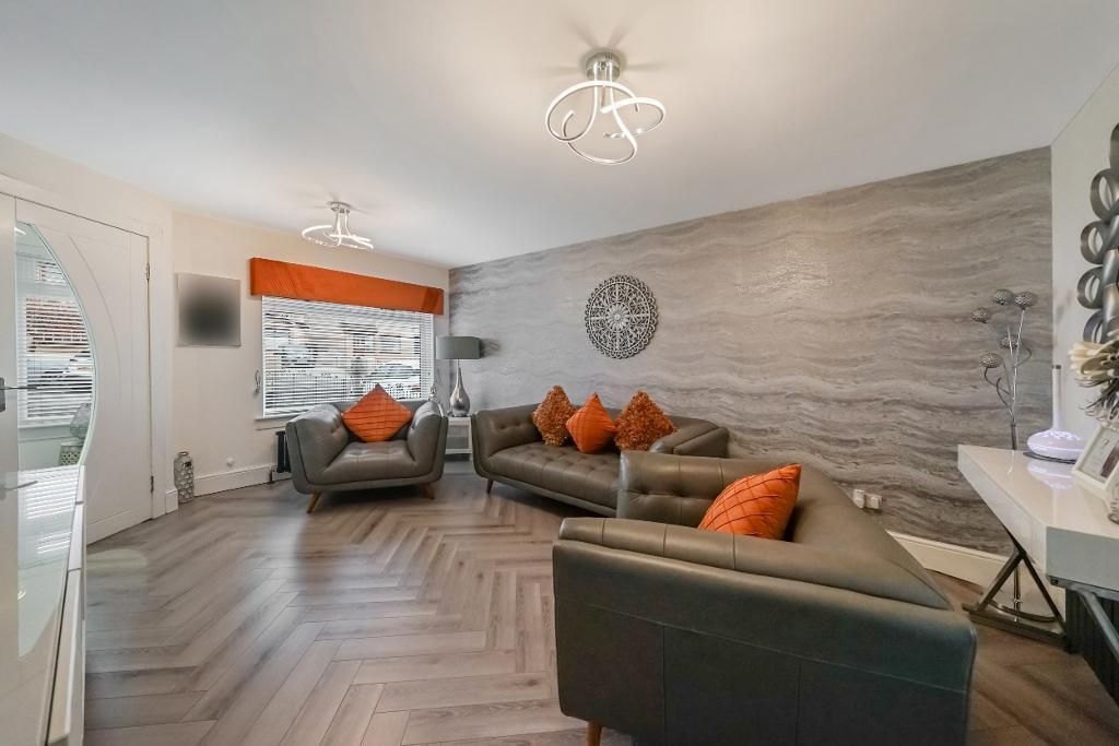 Property photo 2 of 21 Living Room