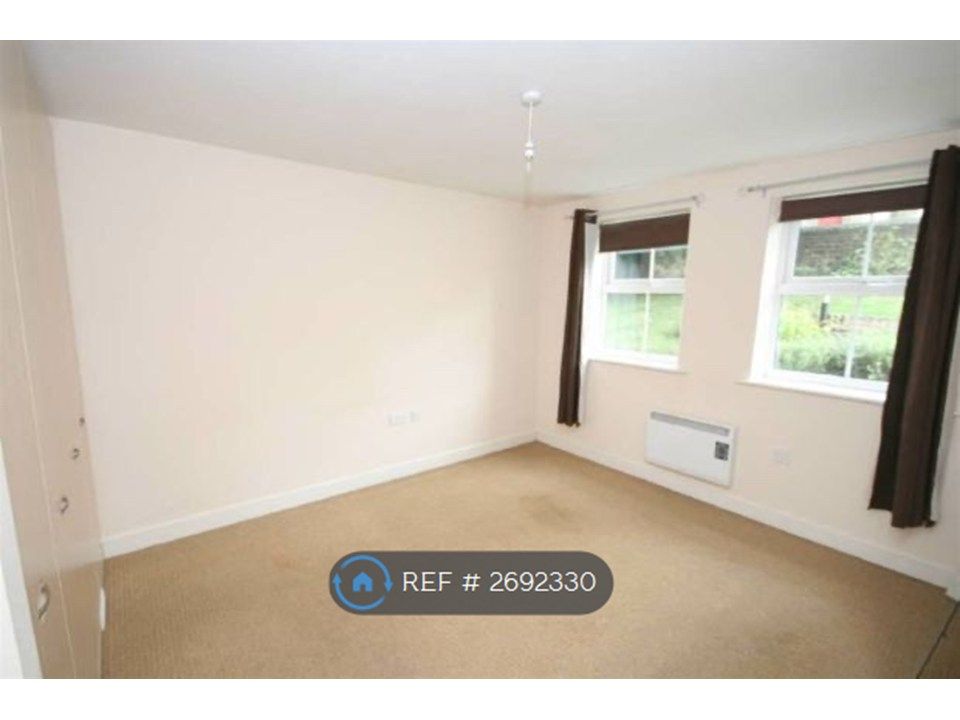 Property photo 3 of 6 Bedroom