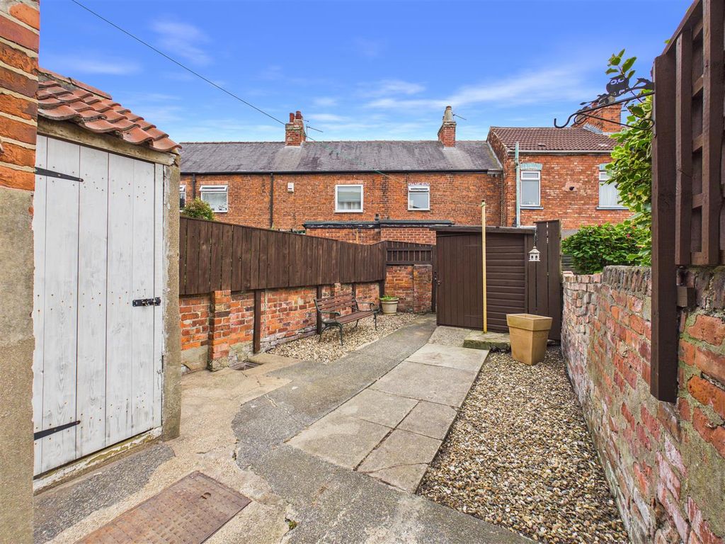 Property photo 2 of 13 Outside