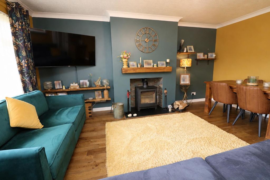 Property photo 3 of 10 Sr 2.Png