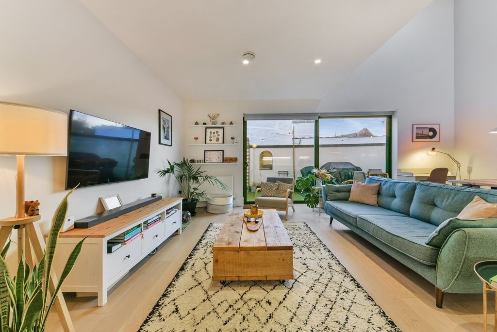 Property photo 2 of 13 Waylett Place, 20...
