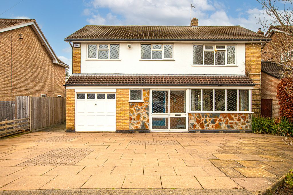 Property photo 1 of 32