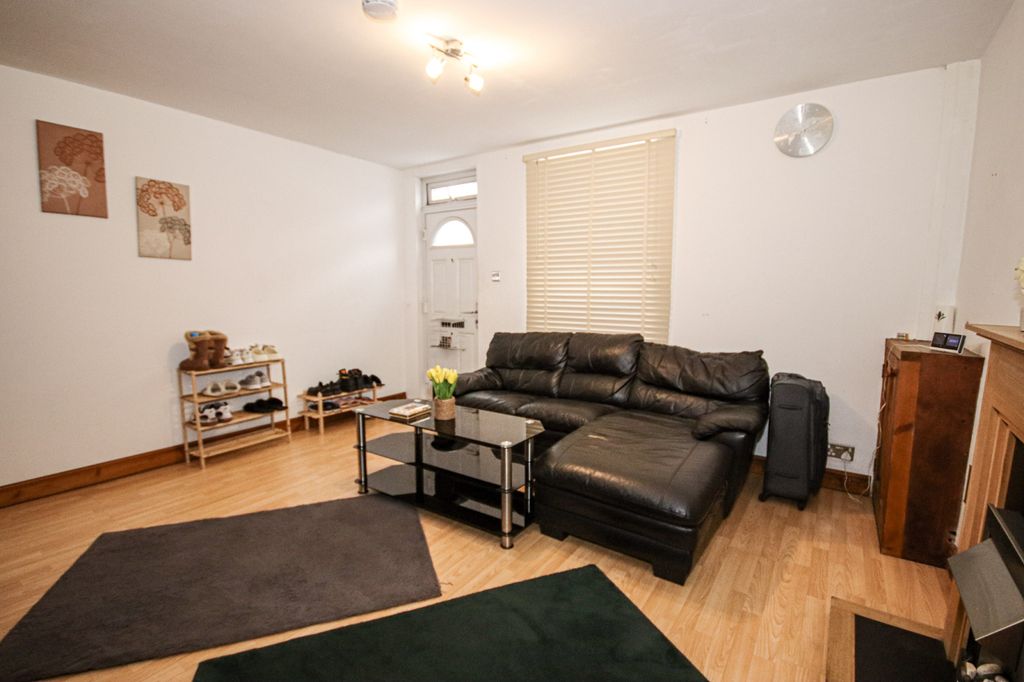Property photo 3 of 10 Living Room