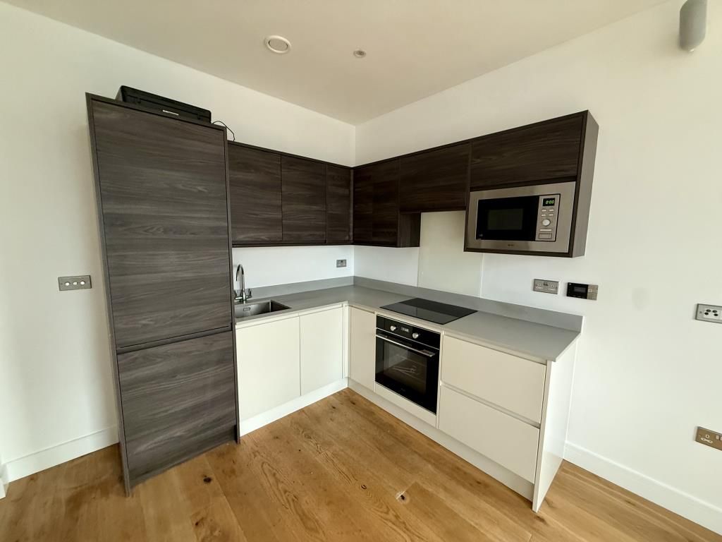 Property photo 2 of 9 Kitchen