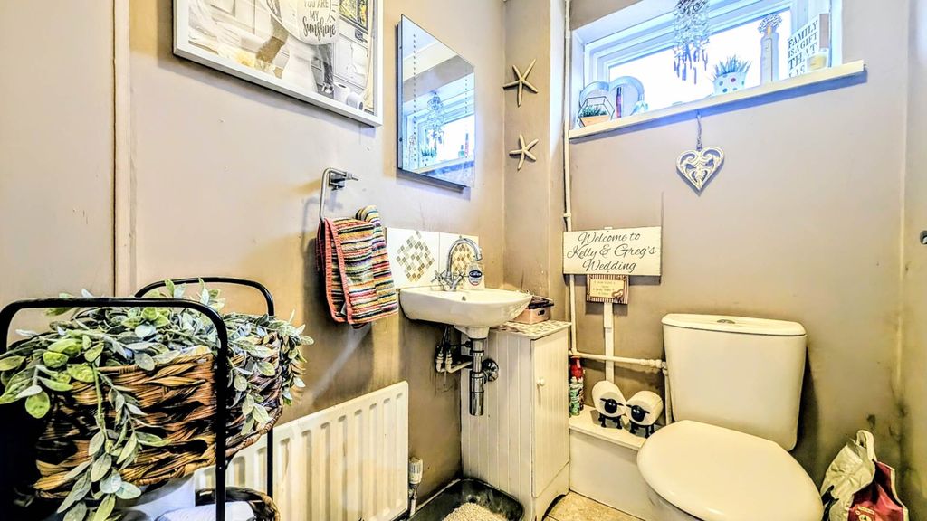 Property photo 3 of 16