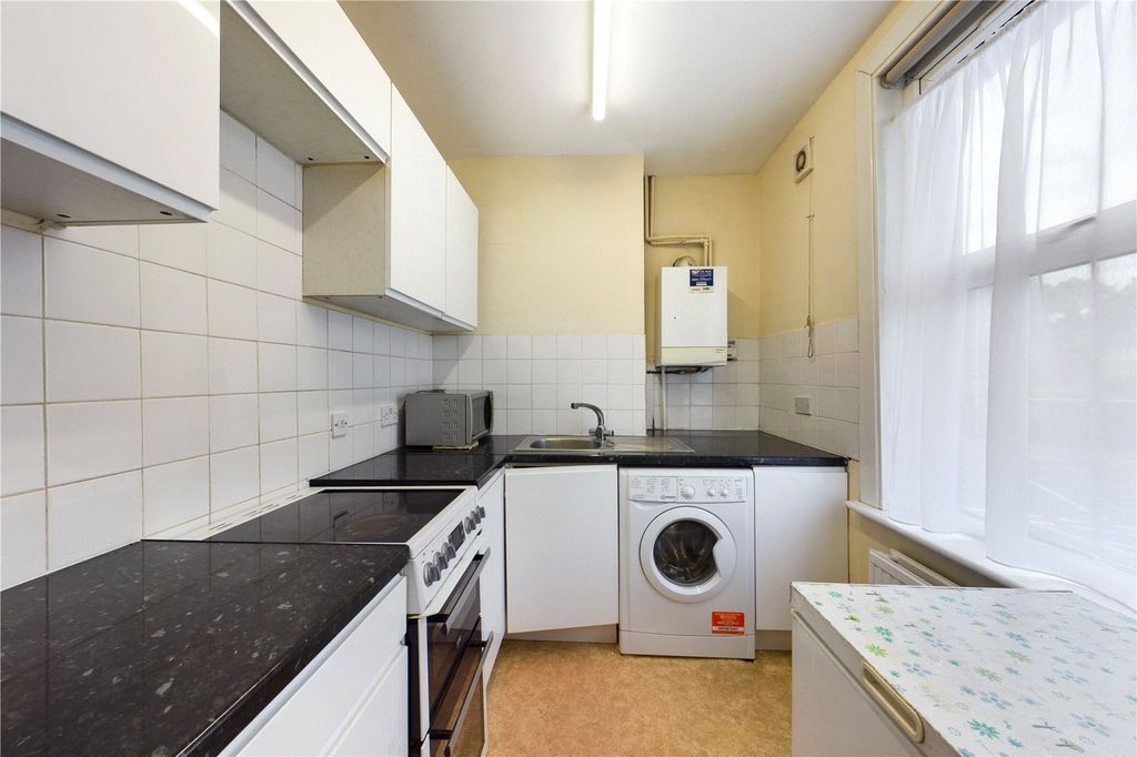 Property photo 3 of 11 Picture No. 32