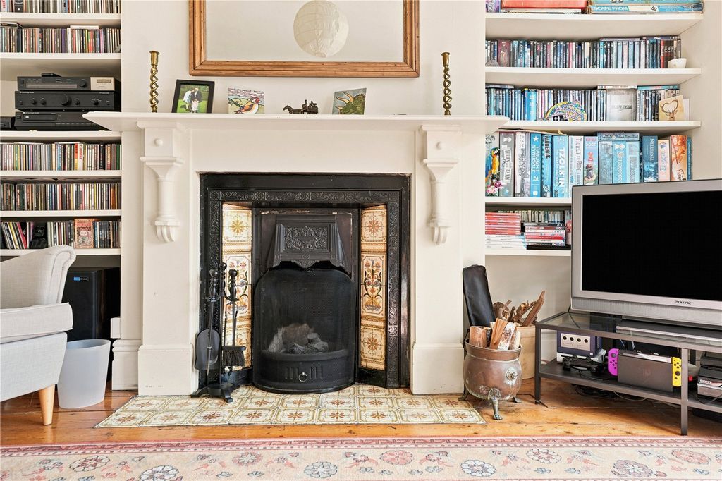Property photo 2 of 32 Picture No. 14