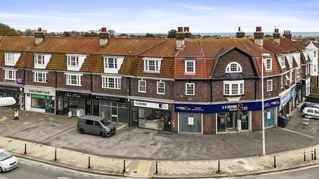 Property photo 1 of 11 External