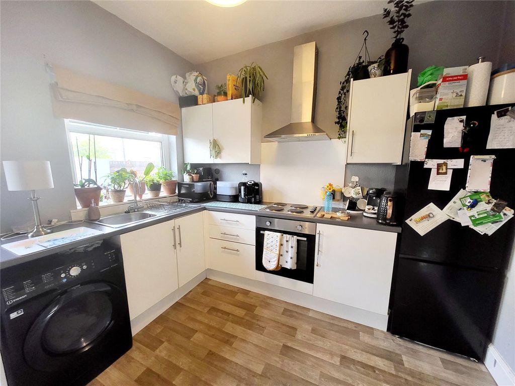Property photo 3 of 7 Picture No. 06