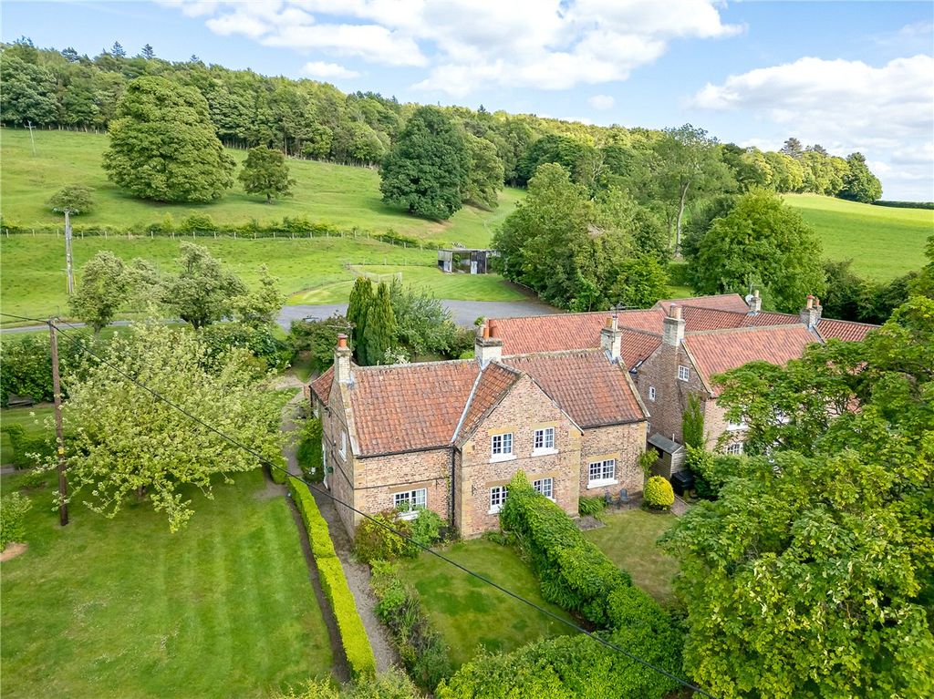 Property photo 1 of 43 Picture No. 67