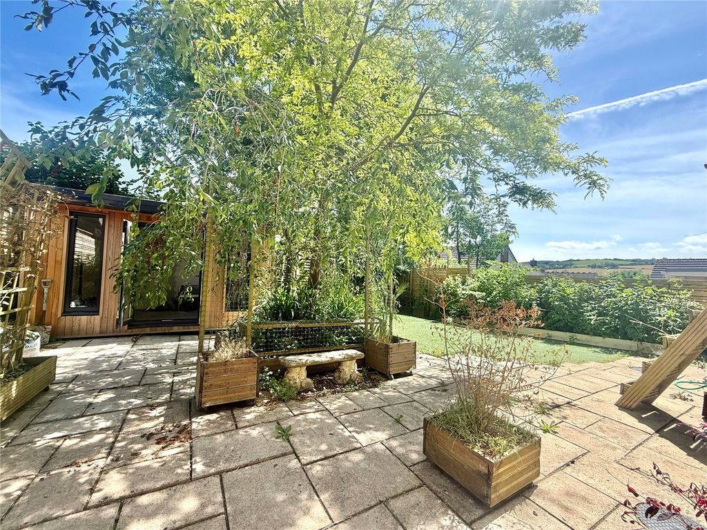Property photo 2 of 18 Picture No. 33