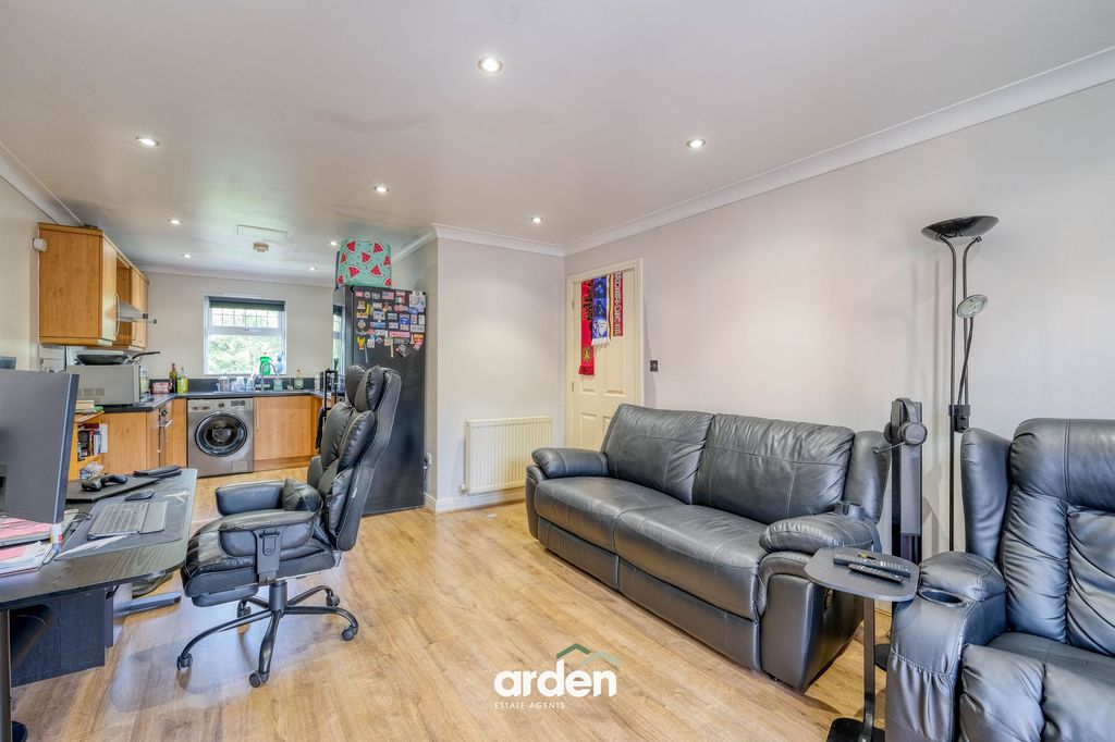 Property photo 3 of 13