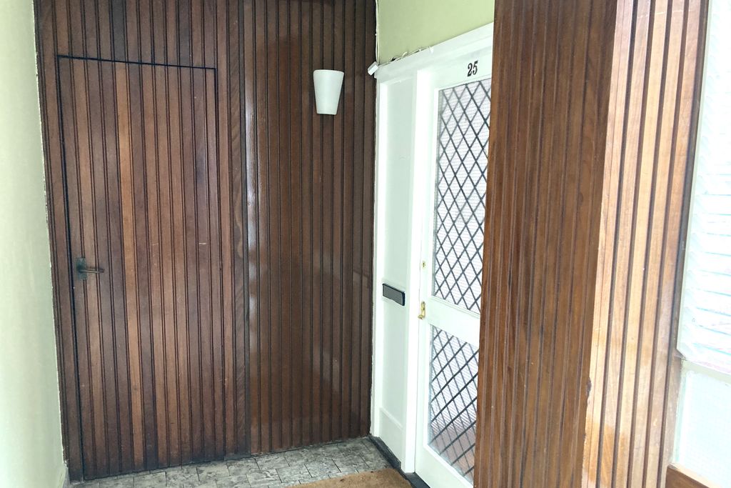 Property photo 3 of 13 Flat 25, Drake Court, Tylney Avenue, London Se19 1Lw