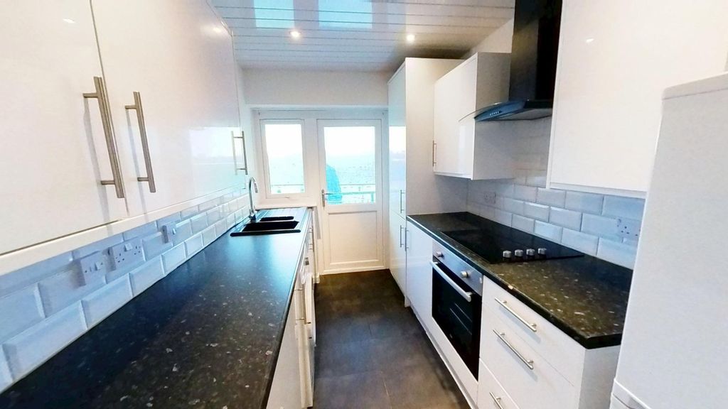 Property photo 3 of 7 Photo 3