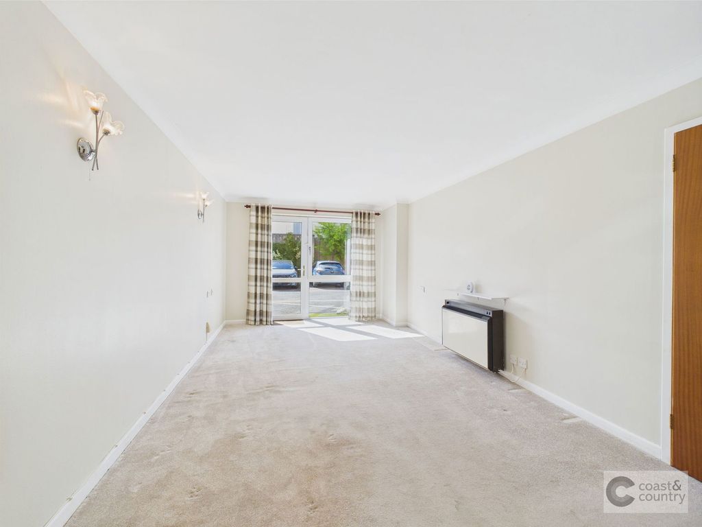 Property photo 2 of 9