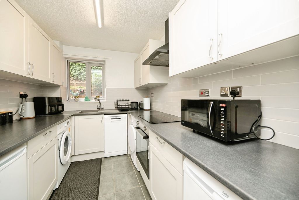 Property photo 3 of 18 Pbox-Img.Jpg